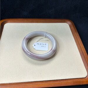 Shetai Jade Bangle